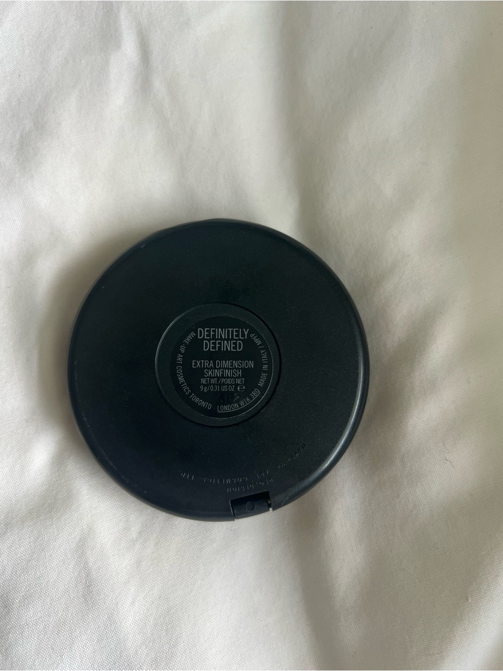 MAC Definitely Defined Highlighter - Picture 2 of 3